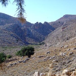 Karoumes area and the gorge of Chochlakies